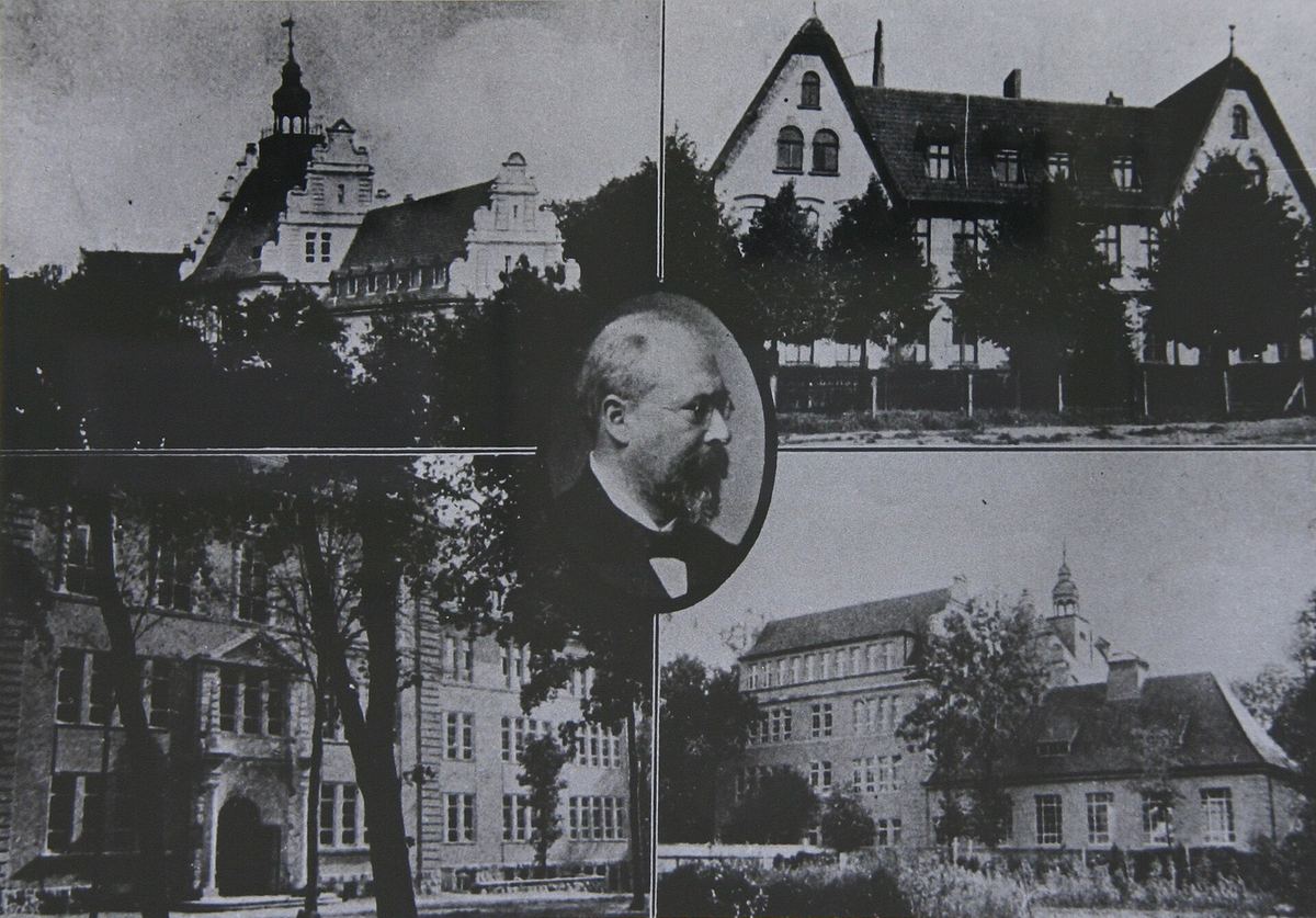 Historische Postkartenansichten des Hufengymnasiums in Königsberg mit Porträtmedaillon
